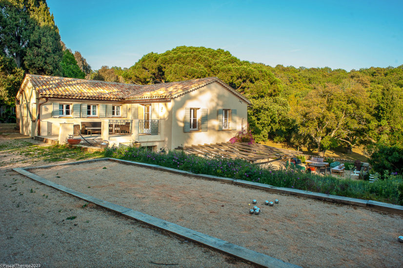 Domaine-du-Vieux-Saunier_ST_Tropez-7746-1-826x550 Reportage Photo Paris : Architecture 