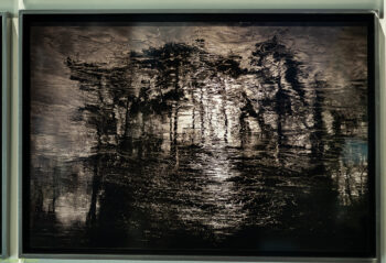 12_Evi-Keller-Matiere-Lumiere-2025-Orangerie-Maison-Caillebotte-©-Evi-Keller-Courtesy-Maison-Caillebotte-2-350x239 12_Evi Keller « Matière-Lumière », 2025, Orangerie, Maison Caillebotte © Evi Keller, Courtesy Maison Caillebotte-2 