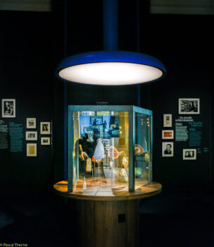 Roger-Caillois-a-Ecole-des-Arts-Joailliers-05-11-2025-a-155412-18-304x350 Roger Caillois à ’École des Arts Joailliers 05-11-2025 à 15:54:12 18 